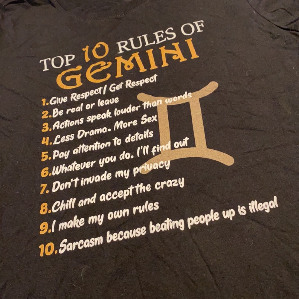 10 Rules Of Gemini Zodiac Black T-Shirt NWT - Picture 3 of 3